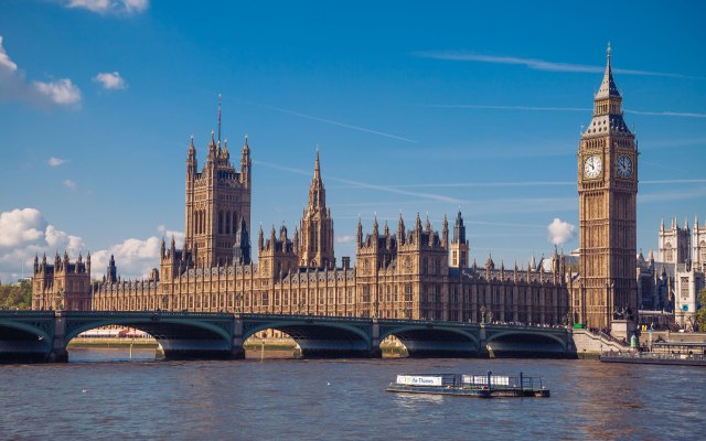 River Thames Parliament